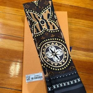 Authentic Louis Vuitton Twilly